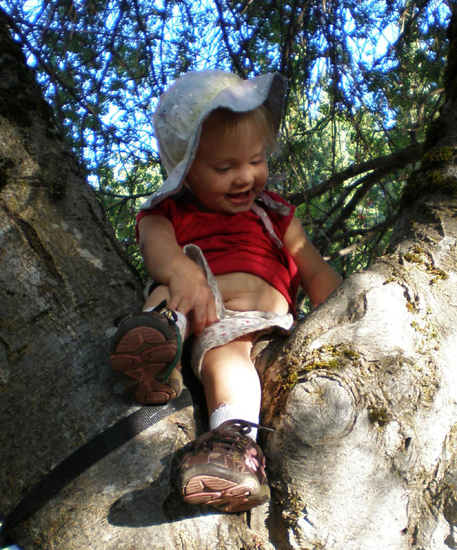 49Kayla_in_tree