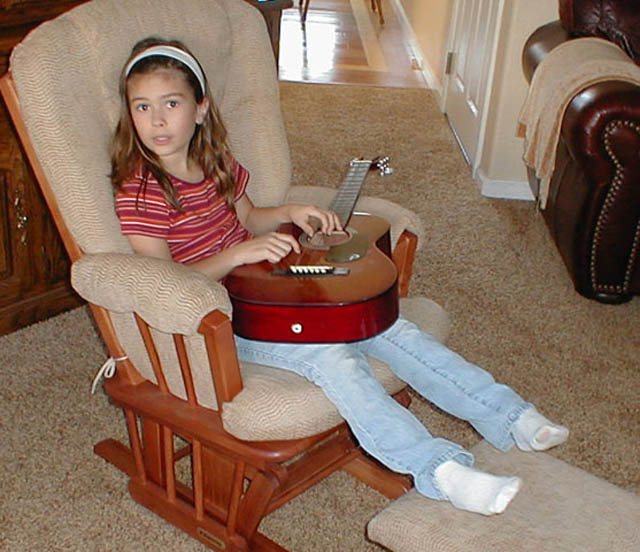 06McKennah_guitar