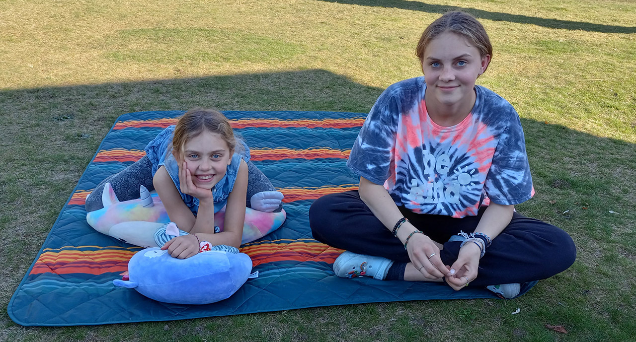 Eleanor &amp Kayla 05