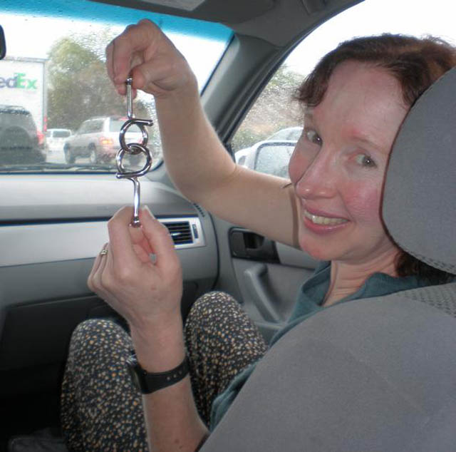 12_Sue_with_puzzle