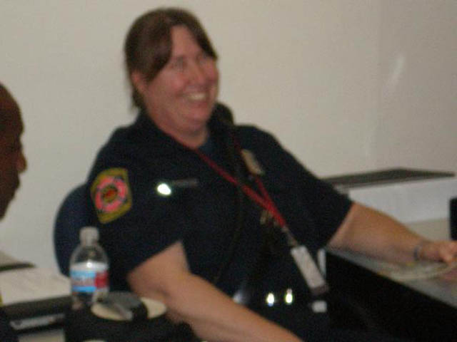 52_Edna_trying_to_dodge_the_camera