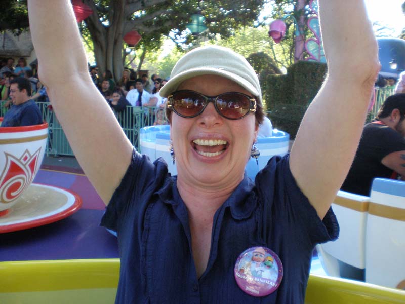 07Sue_teacups
