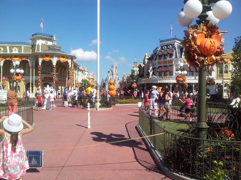 111Magic_Kingdom_Main_Street_USA