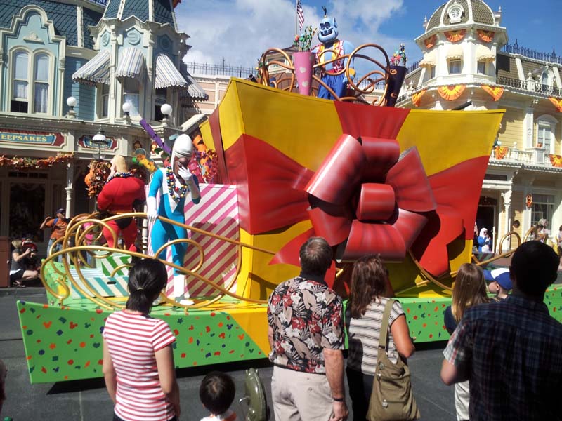 113main_street_parade