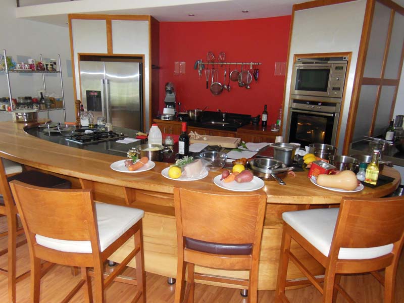 075Kevin_Dundon's_TV_kitchen