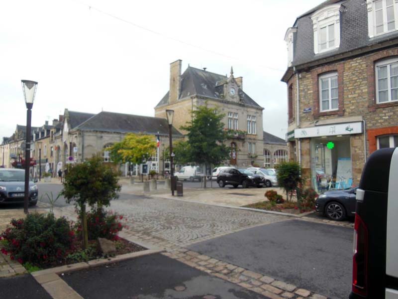 21Outside_of_our_B&B_in_Pontorson_Sept13