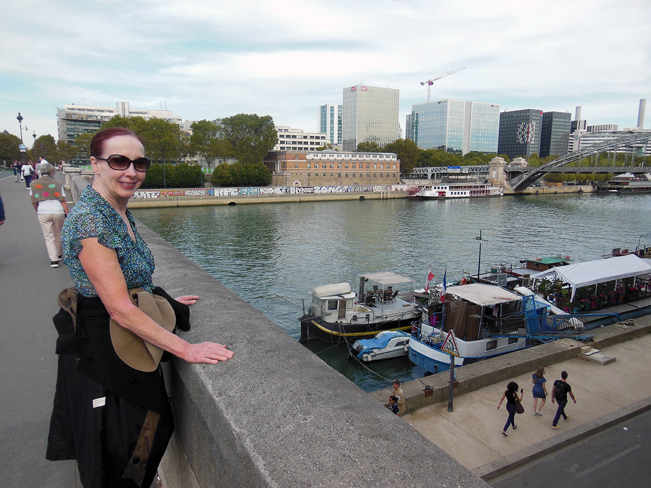 Sue overlooking Seine in Paris Sept16