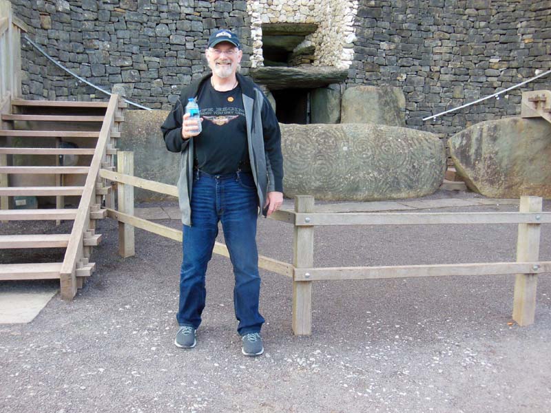 02Newgrange_Entrance_Sept06