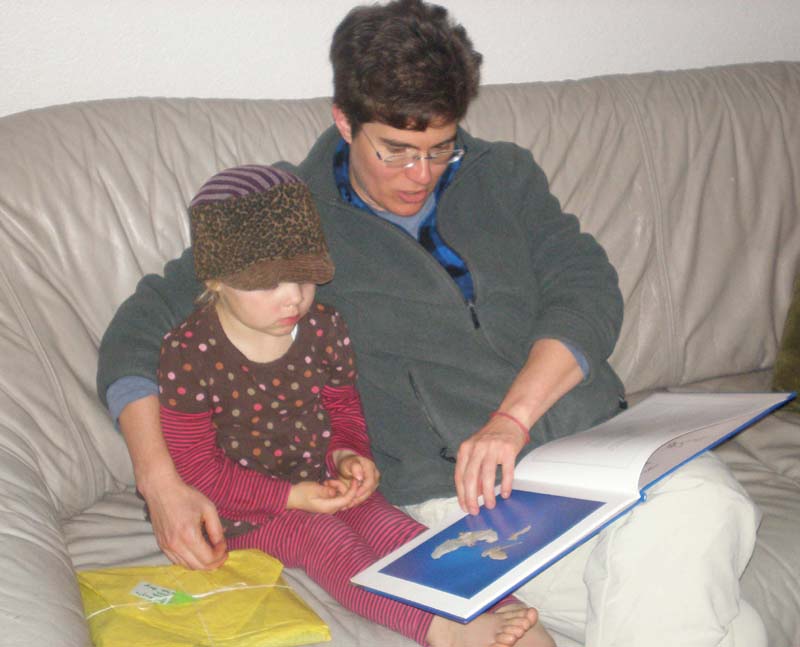 30Kayla_Amy_book