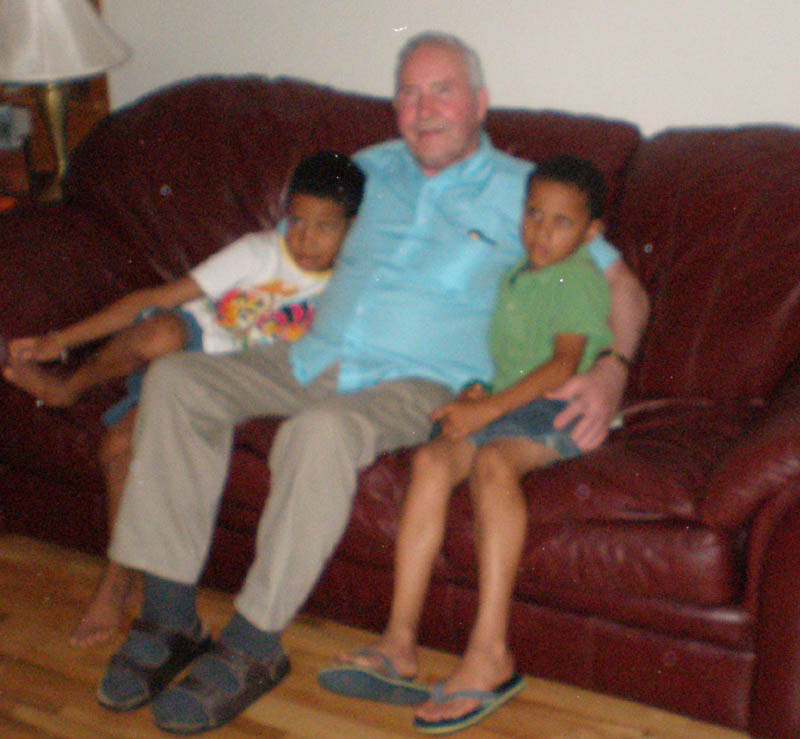 37Blurred_picture_of_Ben_Larry_Sam