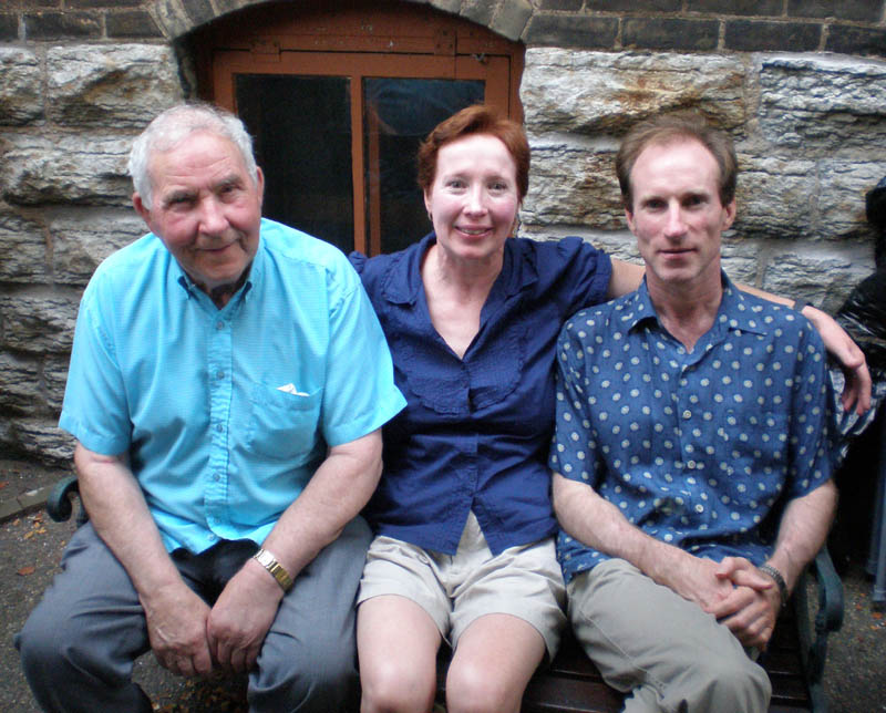 53Larry_Sue_Tom_without_flash