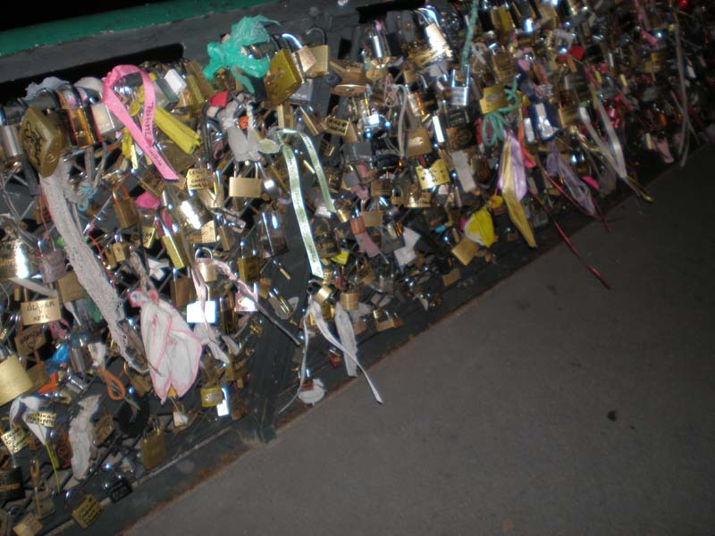06Love_Locks