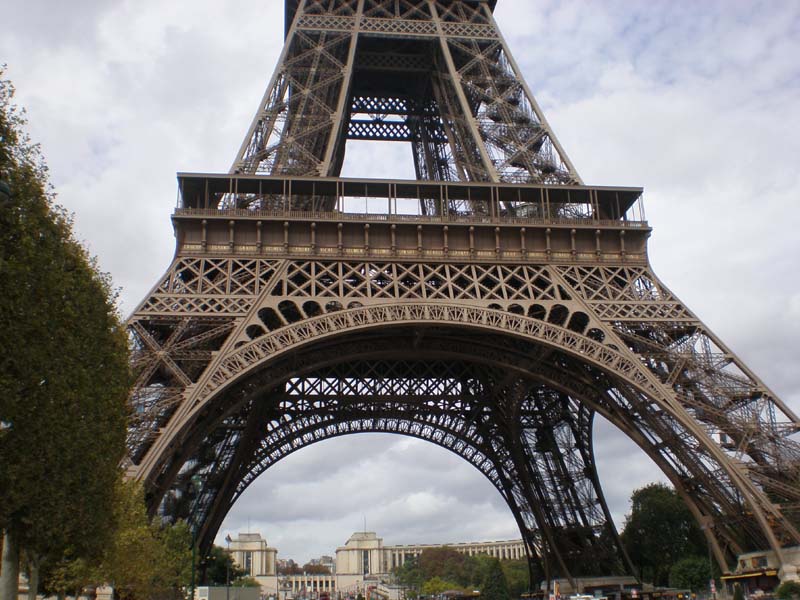 13Eiffel_Tower