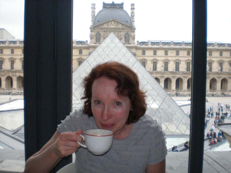 04Louvre_caf&eacute;_au_lait