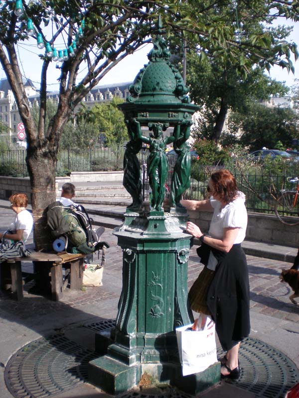 01Wallace_Fountain