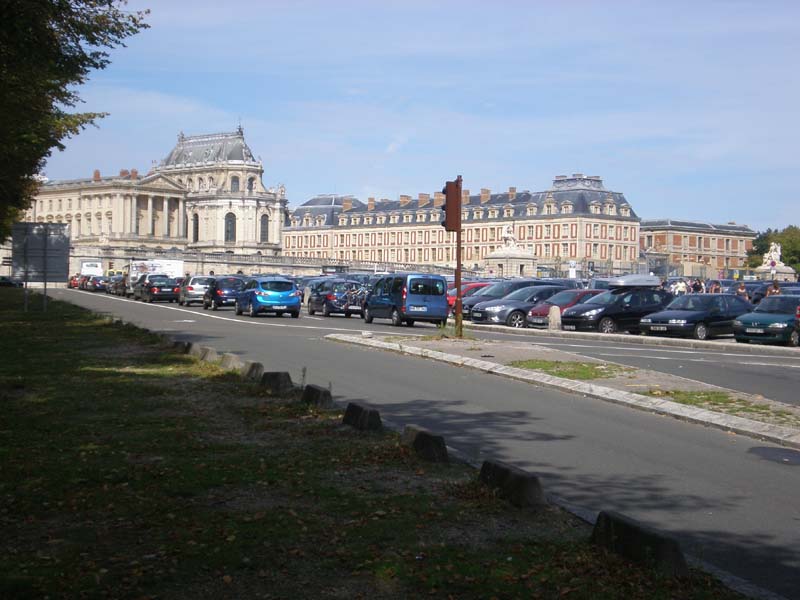 02outside_Versailles