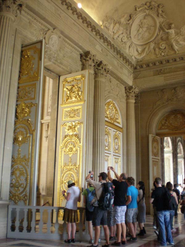 08inside_Versailles