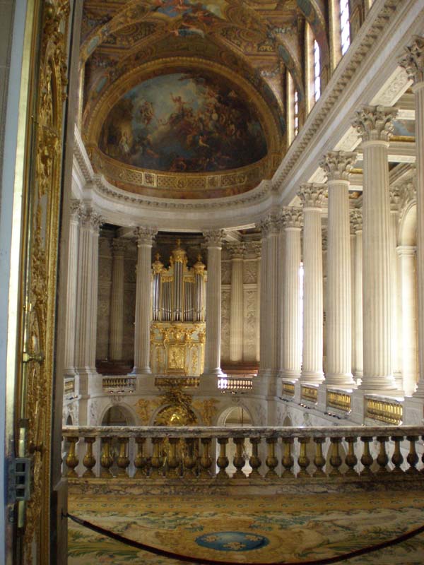 09second_level_looking_into_chapel