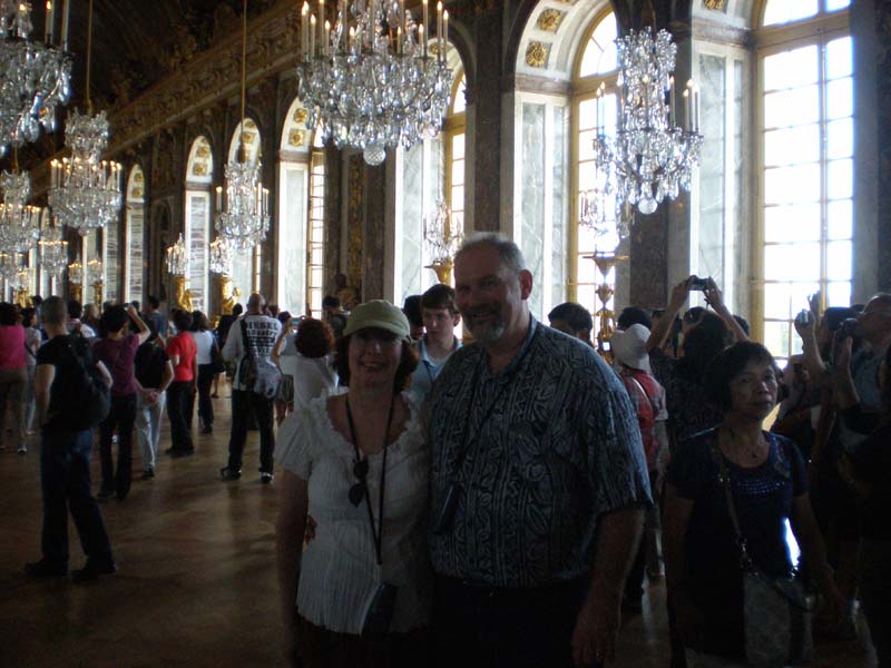 17Sue_and_Jim_in_Hall_of_Mirrors