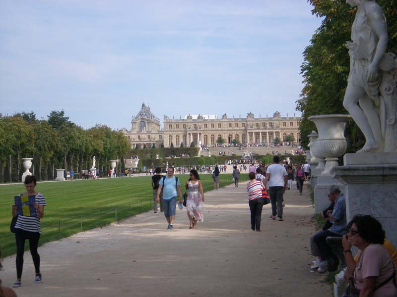 35Gardens_and_Chateau