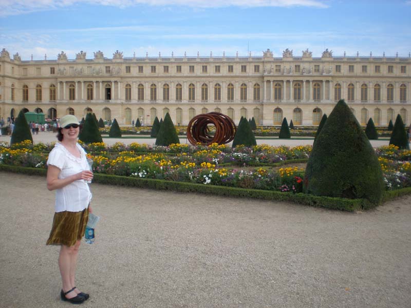 38Sue_behind_Chateau