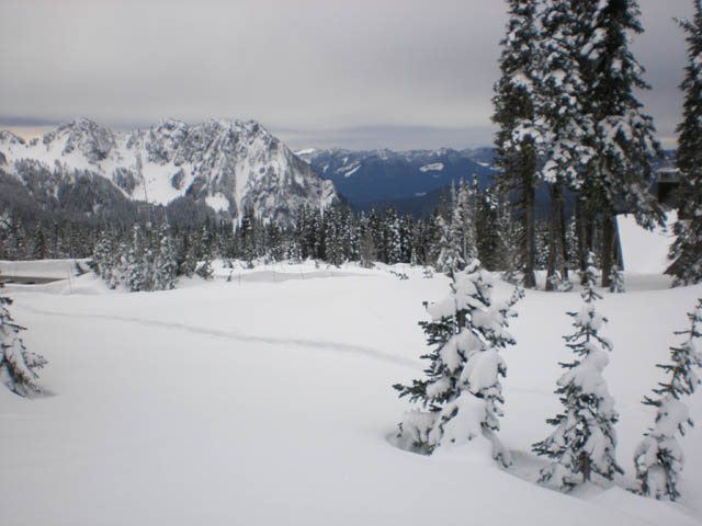 10Mountain_scenery