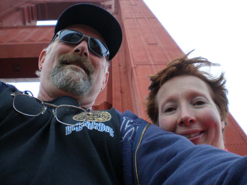 025jim_sue_on_bridge