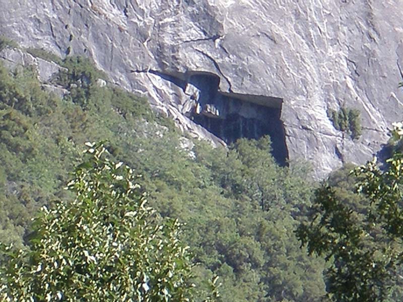 073rock_window