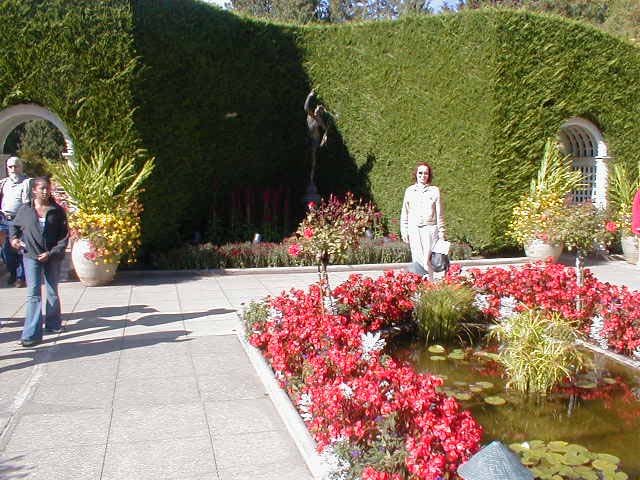 55_Sue_in_Italian_garden