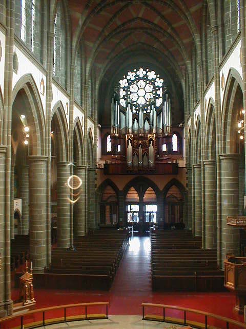 05_Inside_cathedral2